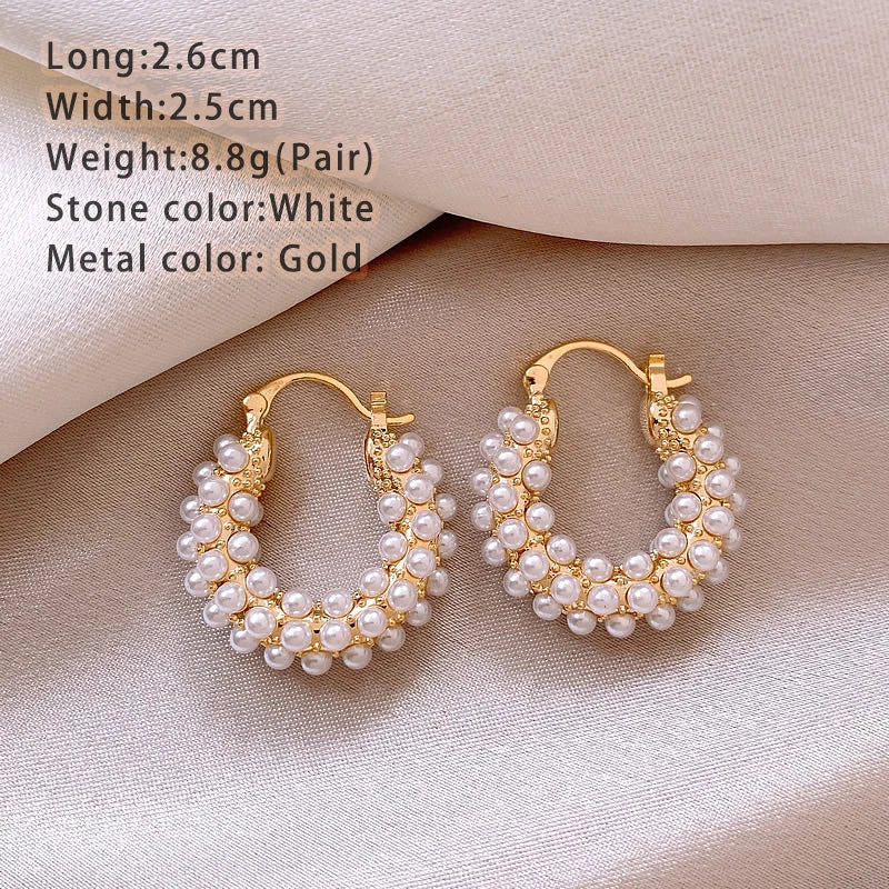 Gold Pearl Ear Buckle