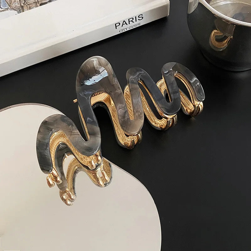 Ocean Wave – Premium Shark Hair Clip