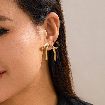 Korean Vintage Snake Chain Bow Stud Earrings