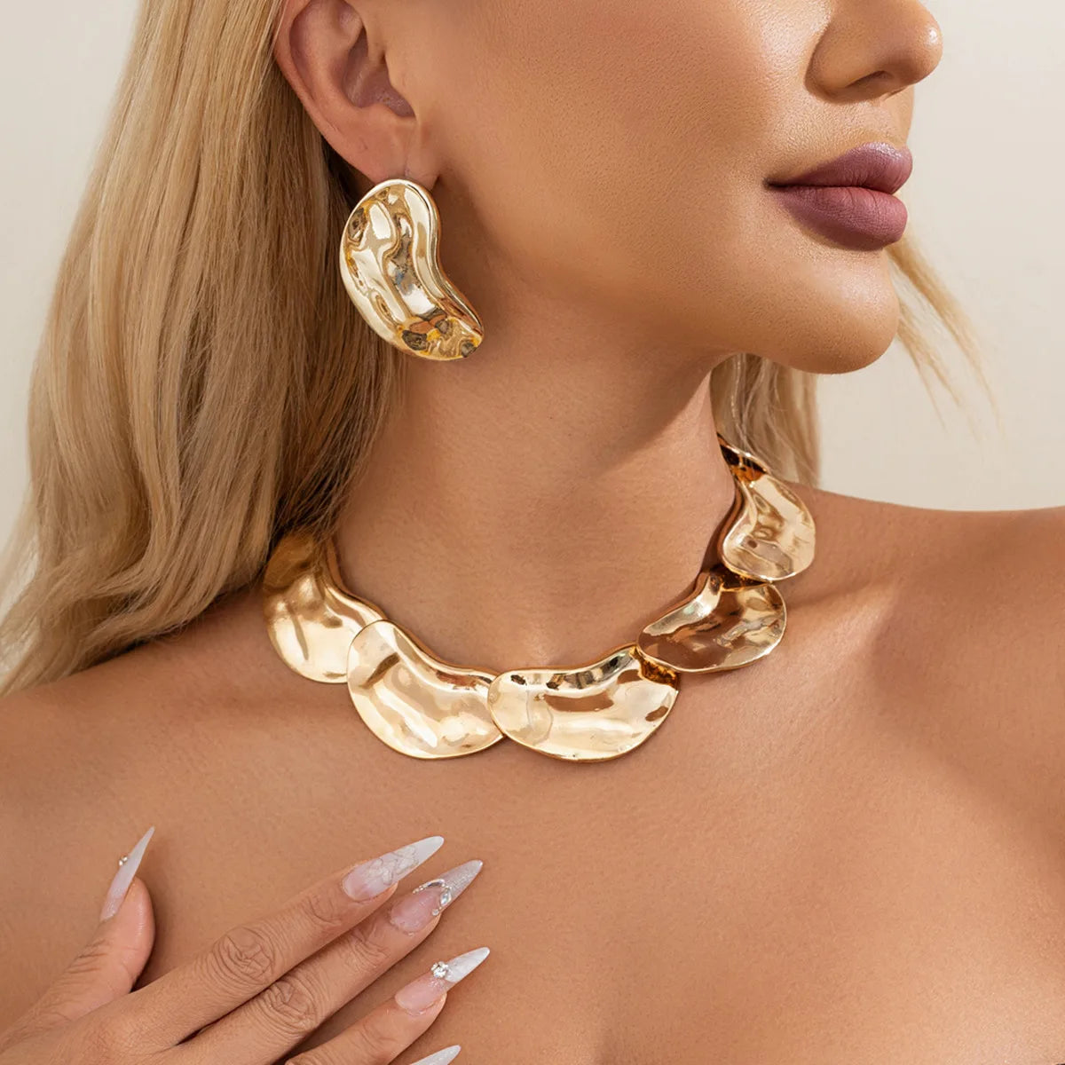 Bold Pea Chain Choker with Matching Drop Earrings