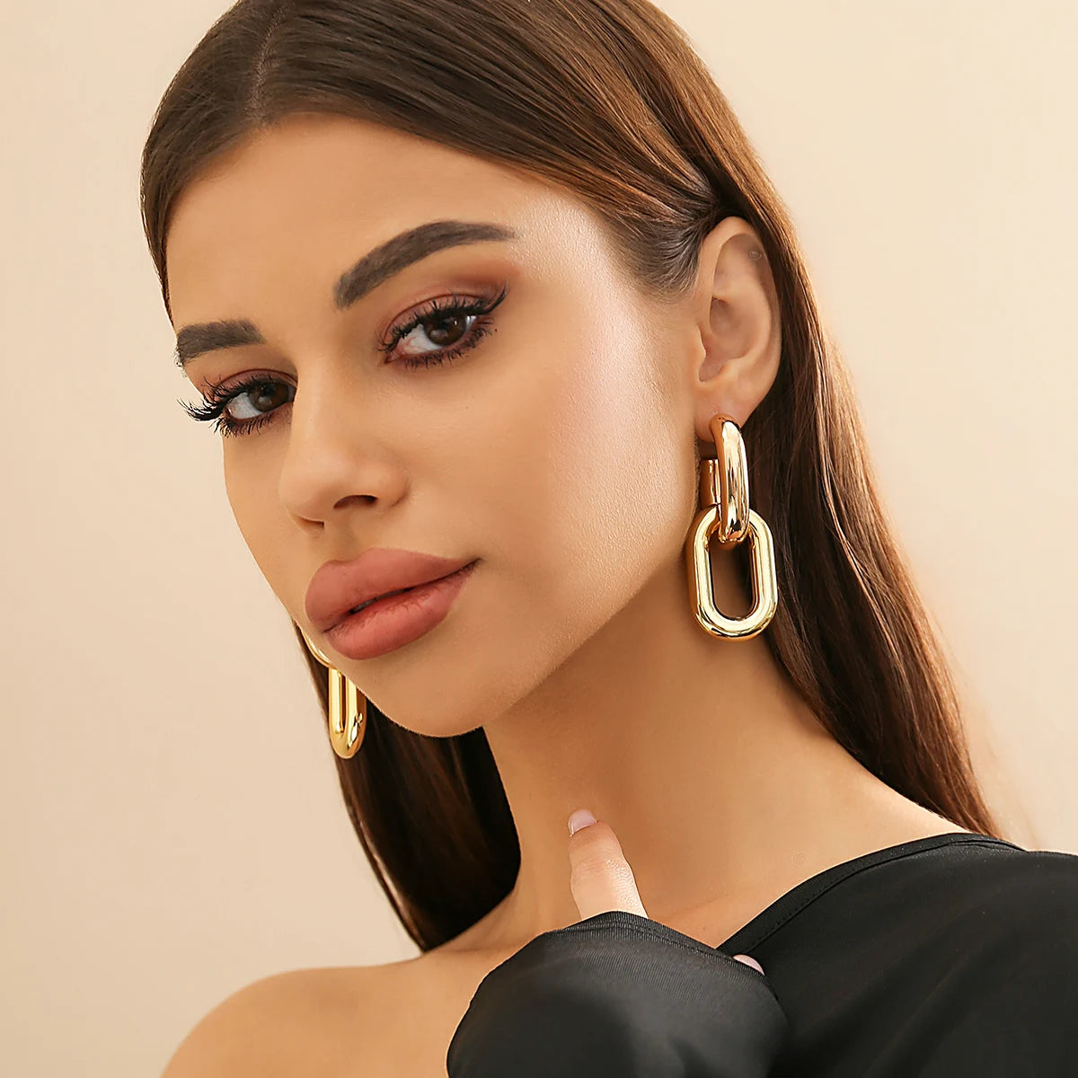 Geometric U-Shape Link Hoop Earrings