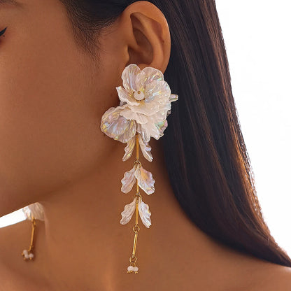 Fairy Petal – Hanging White Flower Earrings