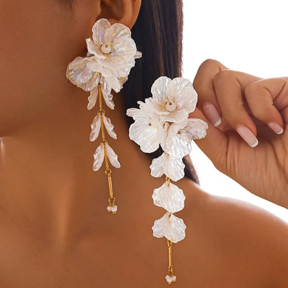 Fairy Petal – Hanging White Flower Earrings