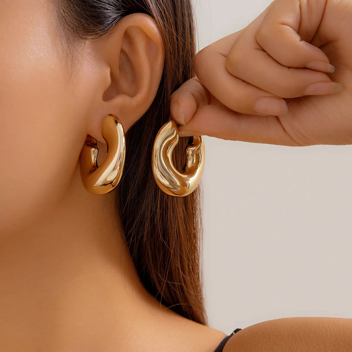 Irregular C-Shaped Hoop Earrings