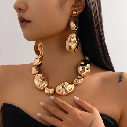 Retro Silver Oval Pendant Jewelry Set