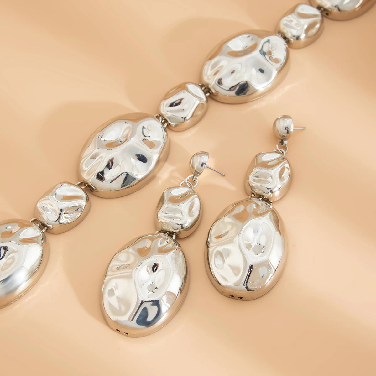 Retro Silver Oval Pendant Jewelry Set