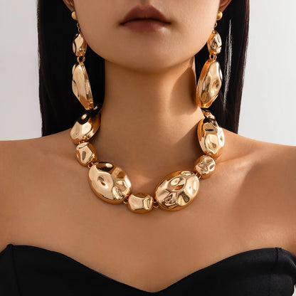 Retro Silver Oval Pendant Jewelry Set