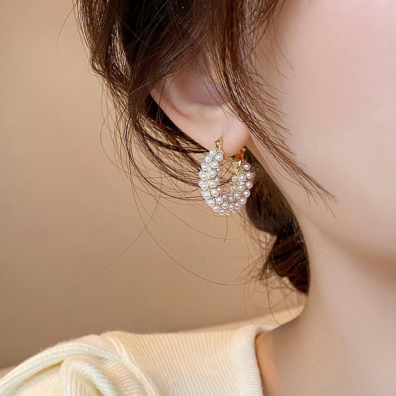 Gold Pearl Ear Buckle