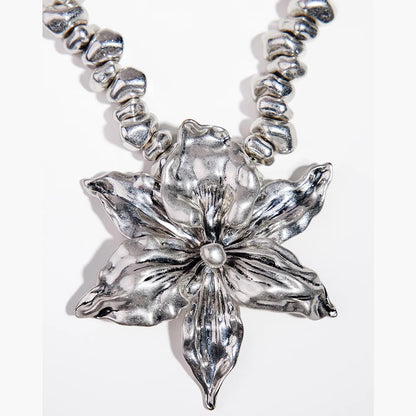 Floral Luxe – Exaggerated Flower Stone Beaded Necklace