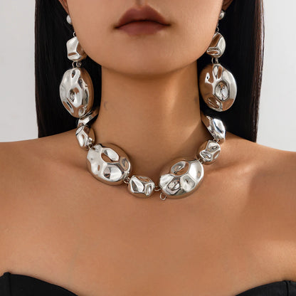 Retro Silver Oval Pendant Jewelry Set